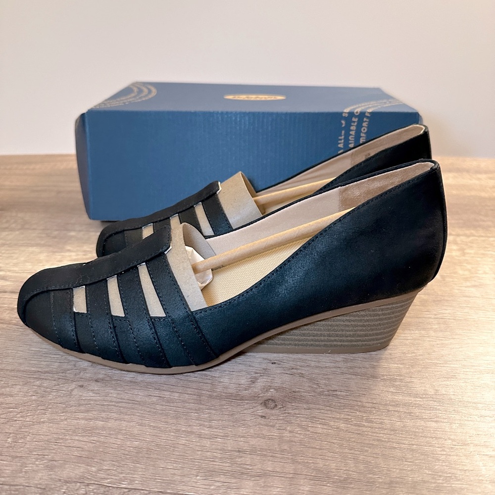 Women’s wedge Dr. Scholls Shoes, size 9m, black, NWT, Be Free style
